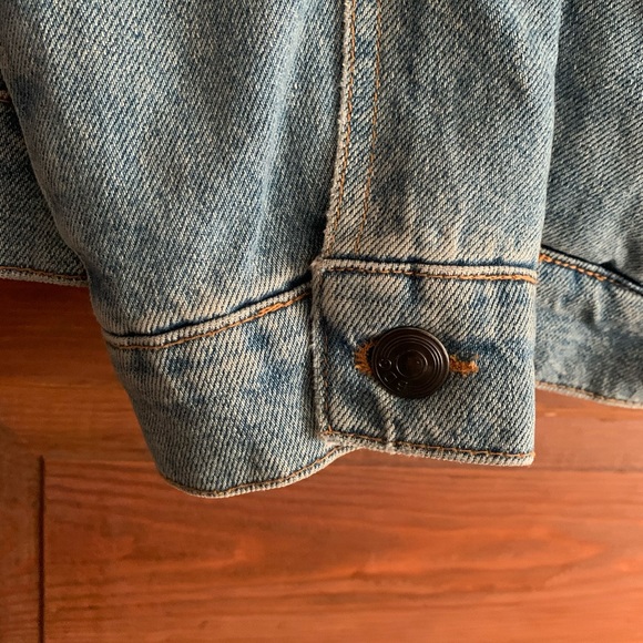 Like New, Sherpa-lined BDG Jean Jacket | Size L - Picture 5 of 6